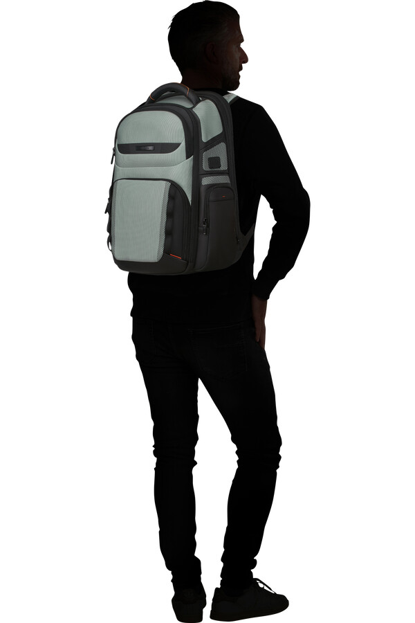 mochila pro-dlx 6 expansível de 156 na cor sálvia.